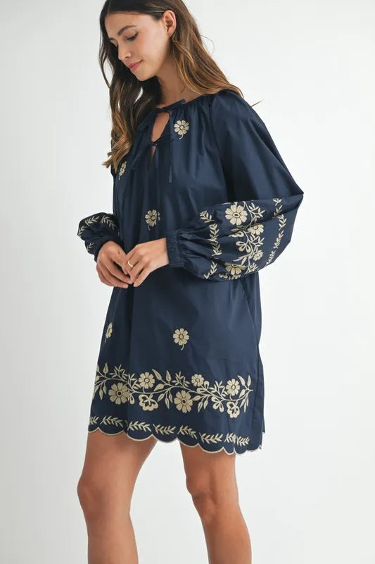 Mini-robe paysanne brodée à manches longues pour femme – Mini-robe brodée, robe paysanne à manches longues, robe bohème, robe paysanne décontractée, robe élégance intemporelle