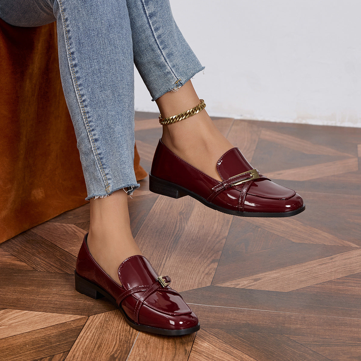 Chaussures vernies carrées pour femmes