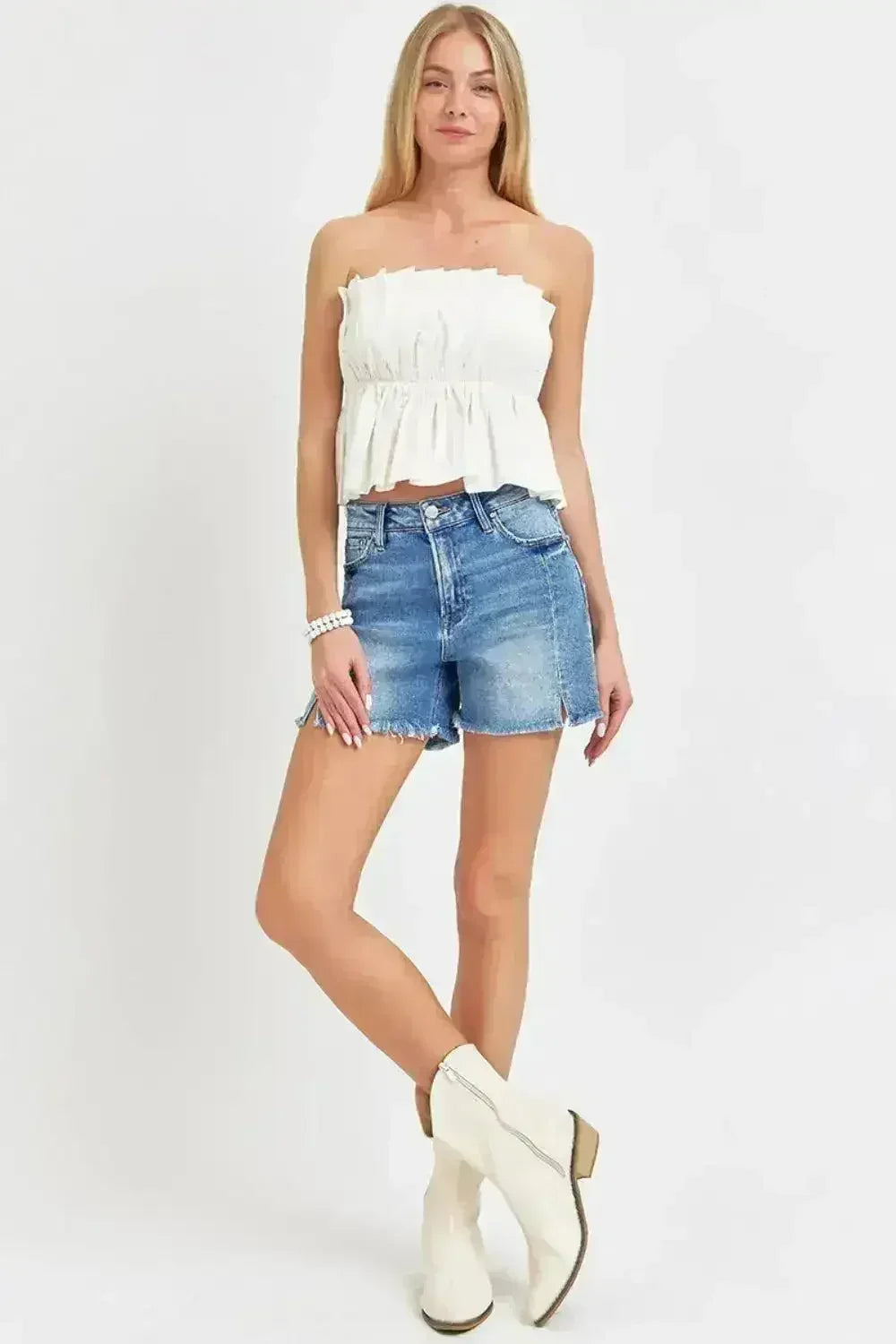 Short en jean à fente frontale et ourlet brut - Taille Haute Style Tendance | Femstylo