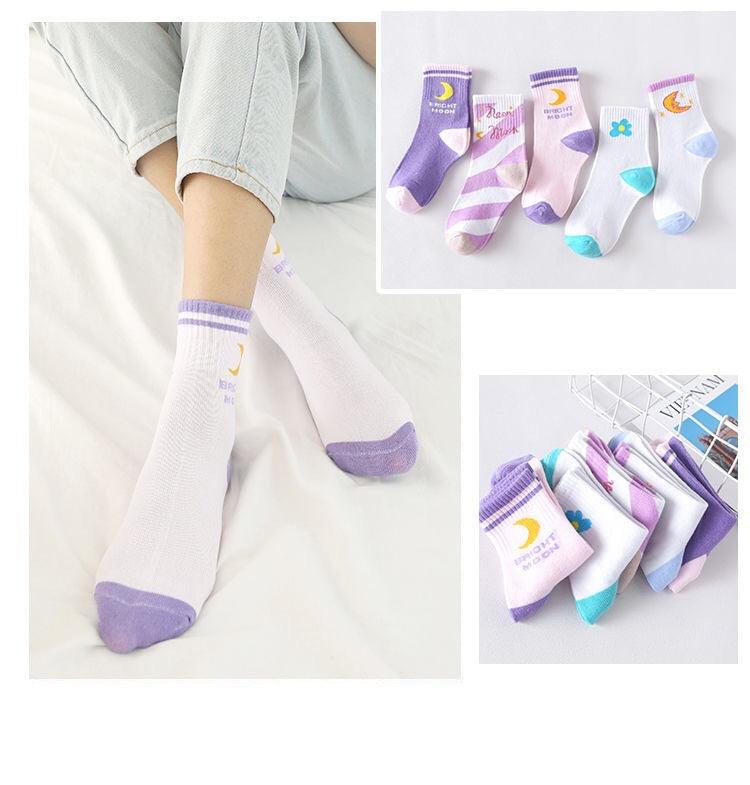 5 Paires Chaussettes Longues Unisexe Fashion Mignonnes Motif Dessin Animé en Coton Doux et Respirant Chaussettes de Sport Été Hiver Chaudes et Amusantes Style Harajuku Pour Hommes et Femmes
