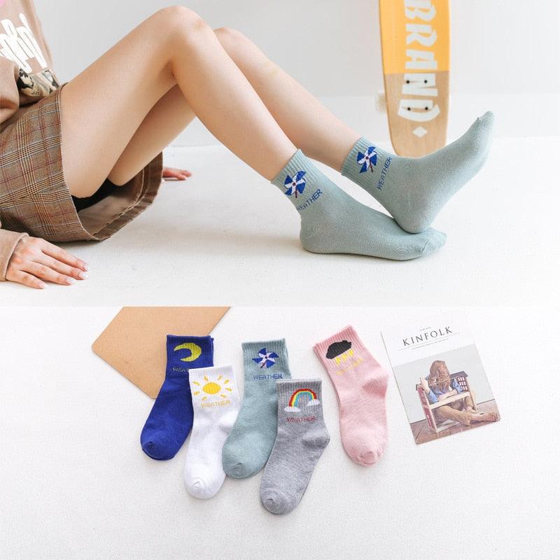 5 Paires Chaussettes Longues Unisexe Fashion Mignonnes Motif Dessin Animé en Coton Doux et Respirant Chaussettes de Sport Été Hiver Chaudes et Amusantes Style Harajuku Pour Hommes et Femmes
