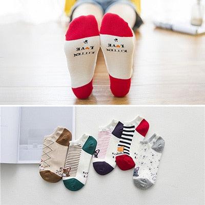 Lot de 5 paires de chaussettes courtes en coton pour femme, motifs chats mignons, imprimés animaux de dessin animé, chaussettes décontractées d'été, cœurs rouges, chaussettes amusantes à la cheville en pur coton pour hommes et femmes