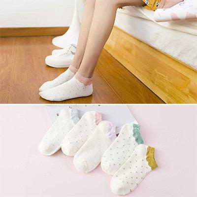 Lot de 5 paires de chaussettes courtes en coton pour femme, motifs chats mignons, imprimés animaux de dessin animé, chaussettes décontractées d'été, cœurs rouges, chaussettes amusantes à la cheville en pur coton pour hommes et femmes
