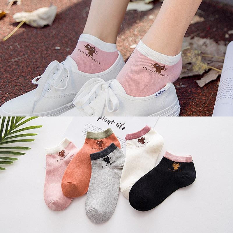 Lot de 5 paires de chaussettes courtes en coton pour femme, motifs chats mignons, imprimés animaux de dessin animé, chaussettes décontractées d'été, cœurs rouges, chaussettes amusantes à la cheville en pur coton pour hommes et femmes