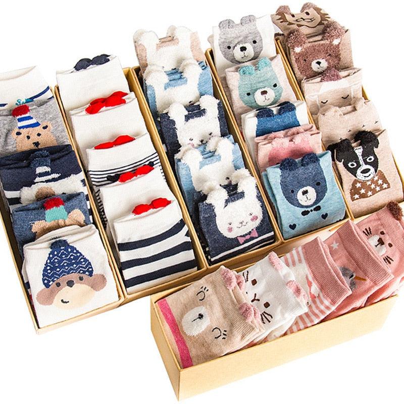 Lot de 5 paires de chaussettes courtes en coton pour femme, motifs chats mignons, imprimés animaux de dessin animé, chaussettes décontractées d'été, cœurs rouges, chaussettes amusantes à la cheville en pur coton pour hommes et femmes
