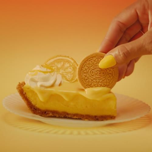 Oreo Thins Lemon Creme Sandwich Cookies, Family Size, 11.78 Oz