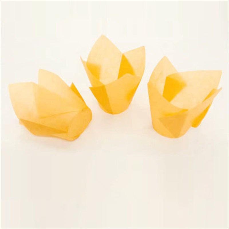 50 caissettes à cupcake style journal pour mariage, fête, moules à muffins, gobelets en papier, résistants à l'huile, enveloppes à gâteau, caissettes de cuisson, moules à muffins, supports à caissettes, couleurs marron, blanc et naturelles vives