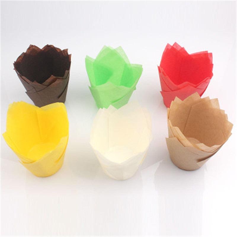 50 caissettes à cupcake style journal pour mariage, fête, moules à muffins, gobelets en papier, résistants à l'huile, enveloppes à gâteau, caissettes de cuisson, moules à muffins, supports à caissettes, couleurs marron, blanc et naturelles vives