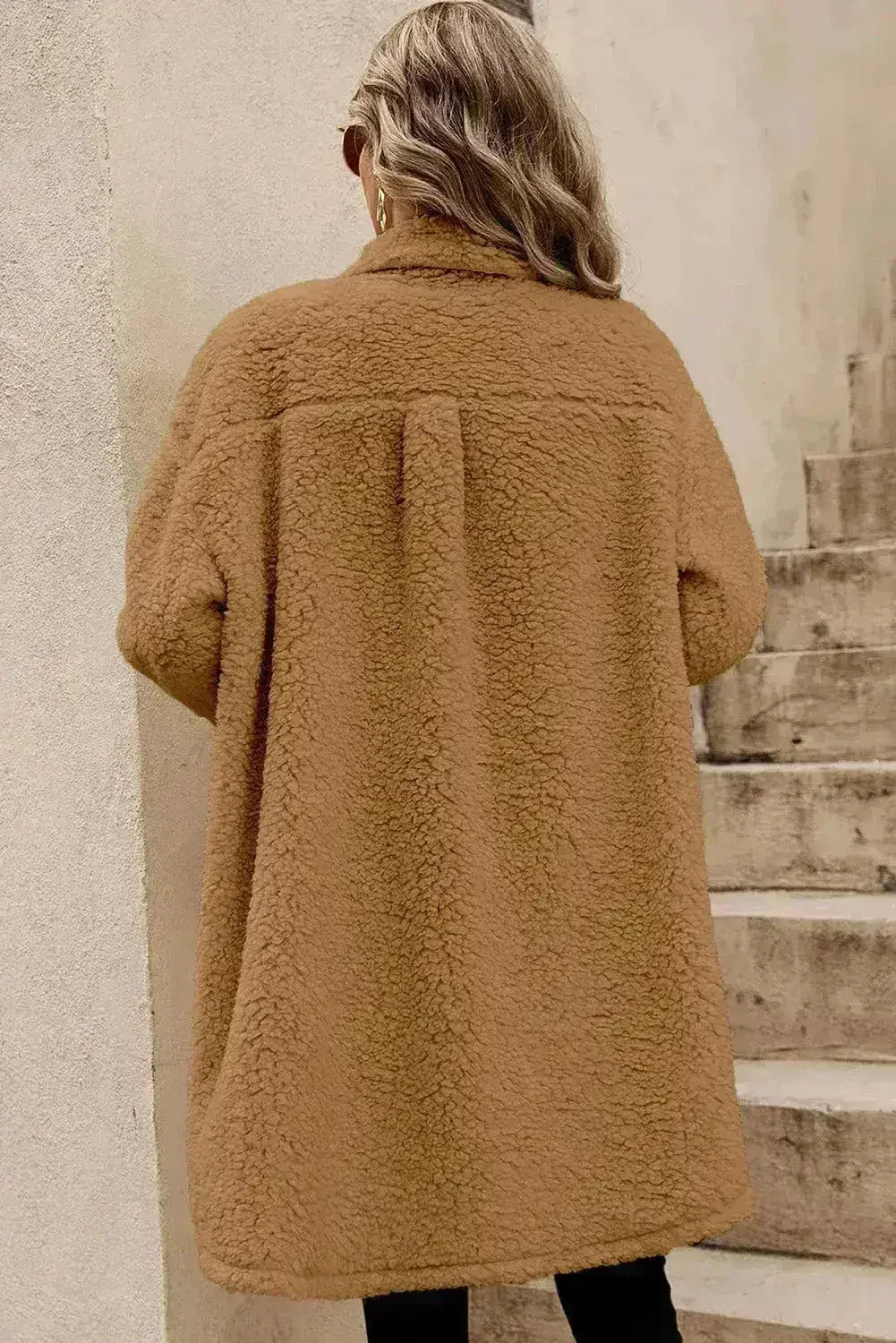 Manteau Teddy bleu – Poches à rabat contrastantes et simple boutonnage