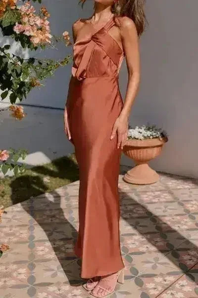 Robe longue asymétrique sans manches