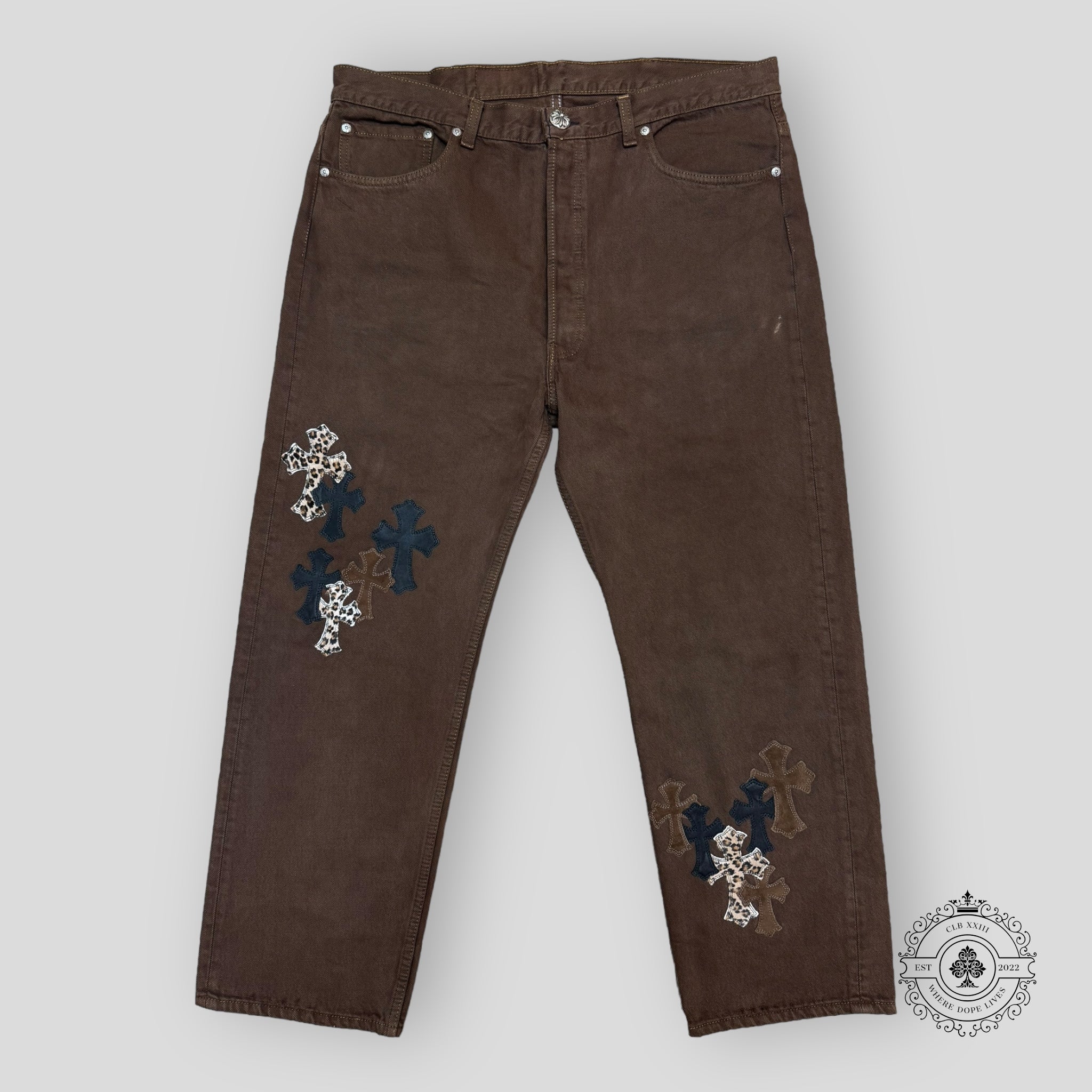 Jean Chrome Hearts marron à patchs léopard et croix