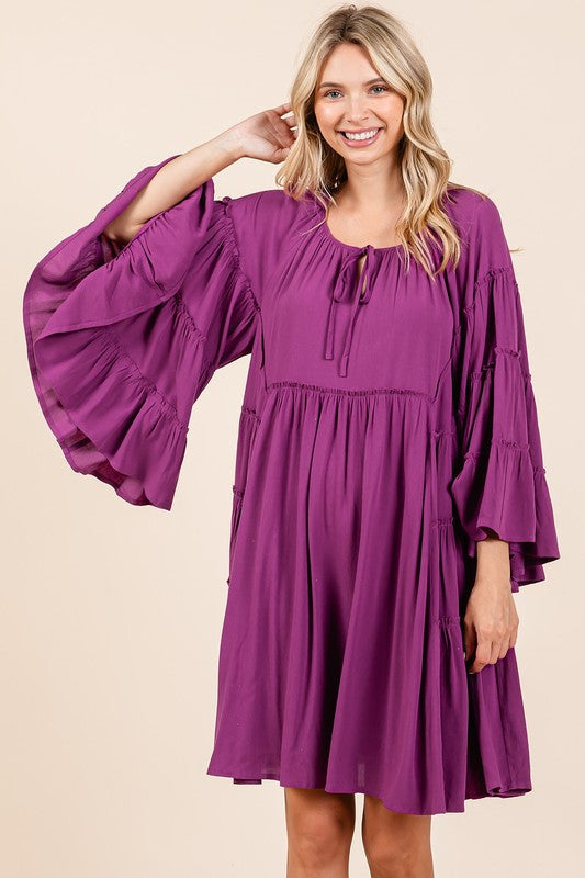 Robe à col noué volanté et manches cloche pour femme – Élégante, chic et féminine, avec des volants ludiques et des manches cloche