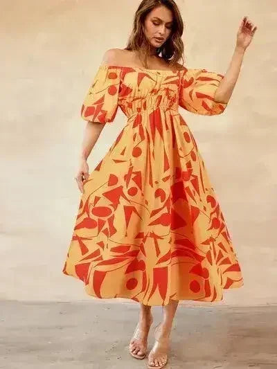 Robe imprimée à épaules dénudées et manches ballon