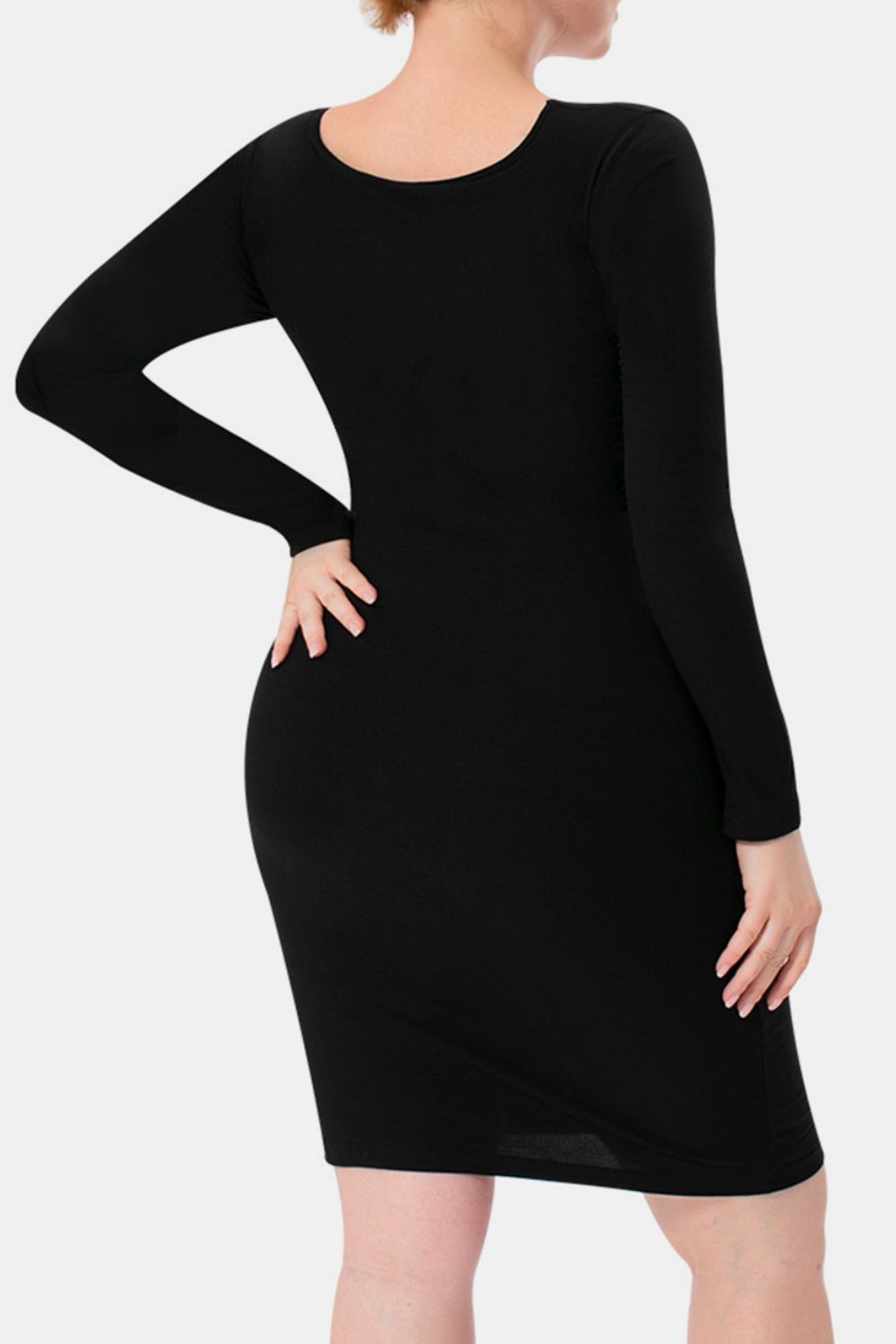 Robe élégante noire à col carré et manches longues avec gaine intégrée pour femme