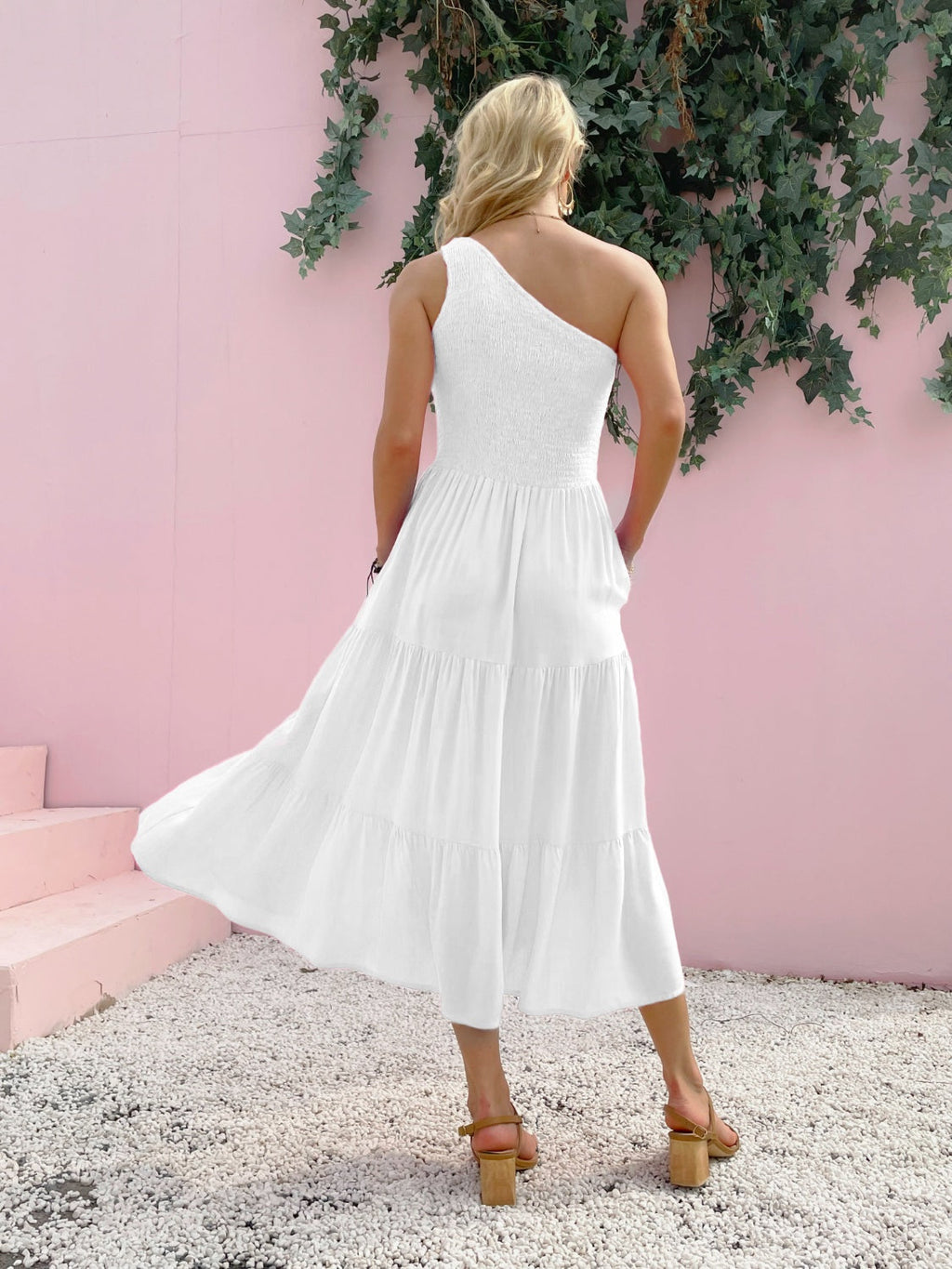 Robe Longue d'Été Sans Manches à Épaule Dénudée et Smocks Élégante et Confortable Robe Légère