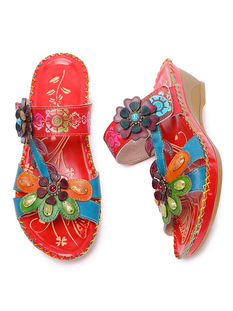 Pantoufles Valery à motif floral rétro en relief