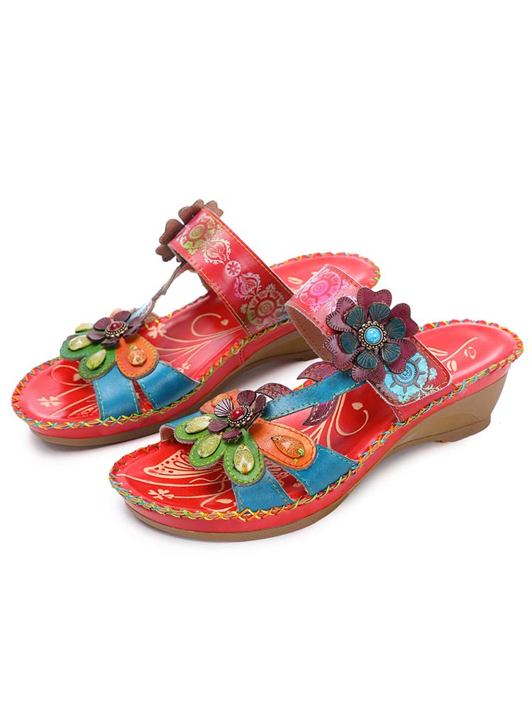 Pantoufles Valery à motif floral rétro en relief