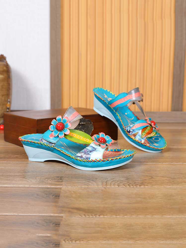 Sandales Gwen à motif floral en relief