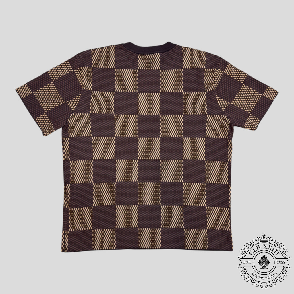 T-shirt ras-du-cou à manches courtes Louis Vuitton Damier avec patch LV en cristal