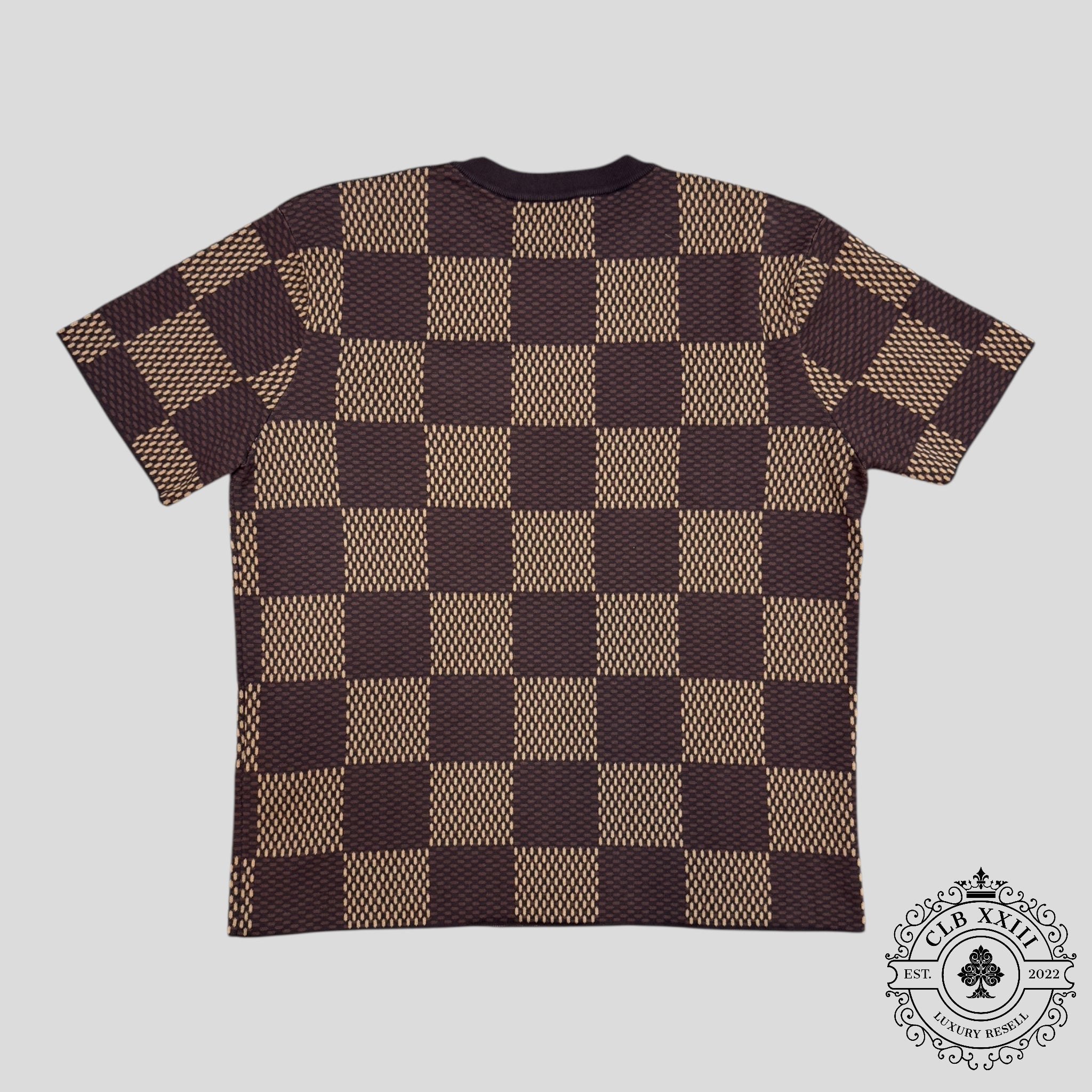 T-shirt ras-du-cou à manches courtes Louis Vuitton Damier avec patch LV en cristal