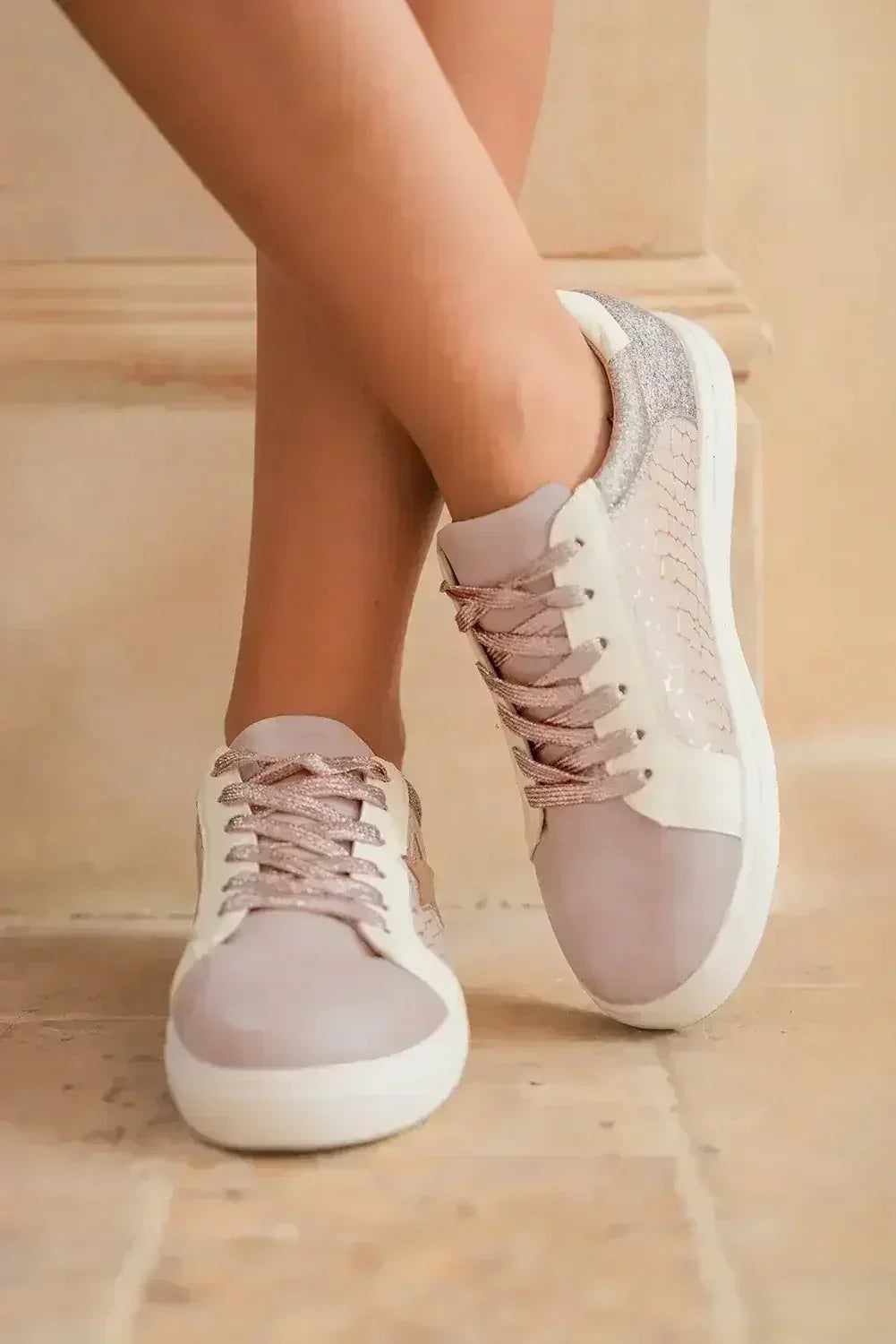 Baskets à lacets en similicuir PU à motif étoiles à paillettes dorées