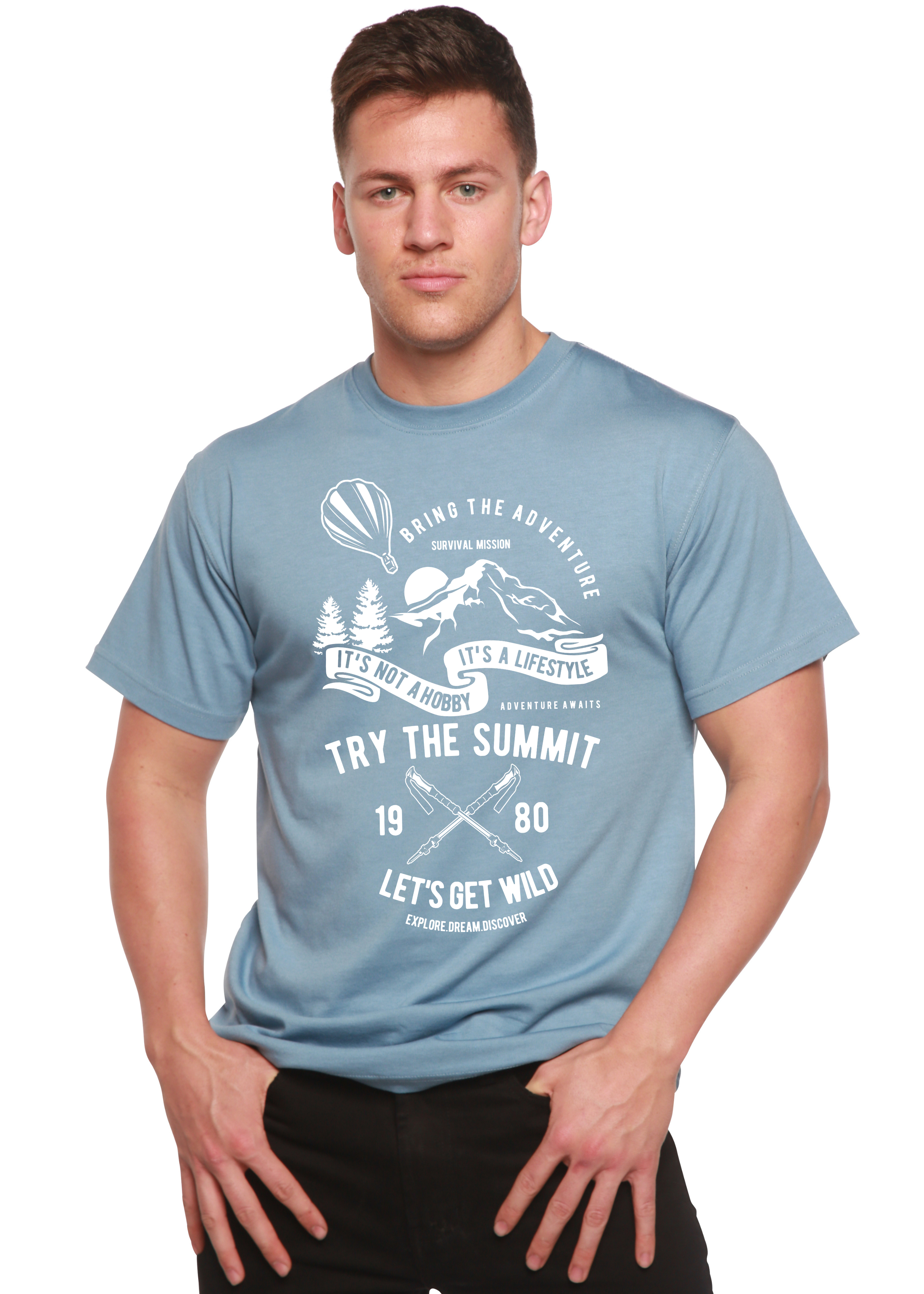 Essayez le T-shirt graphique à manches courtes en viscose de bambou/coton biologique Summit Spun Bamboo® pour homme