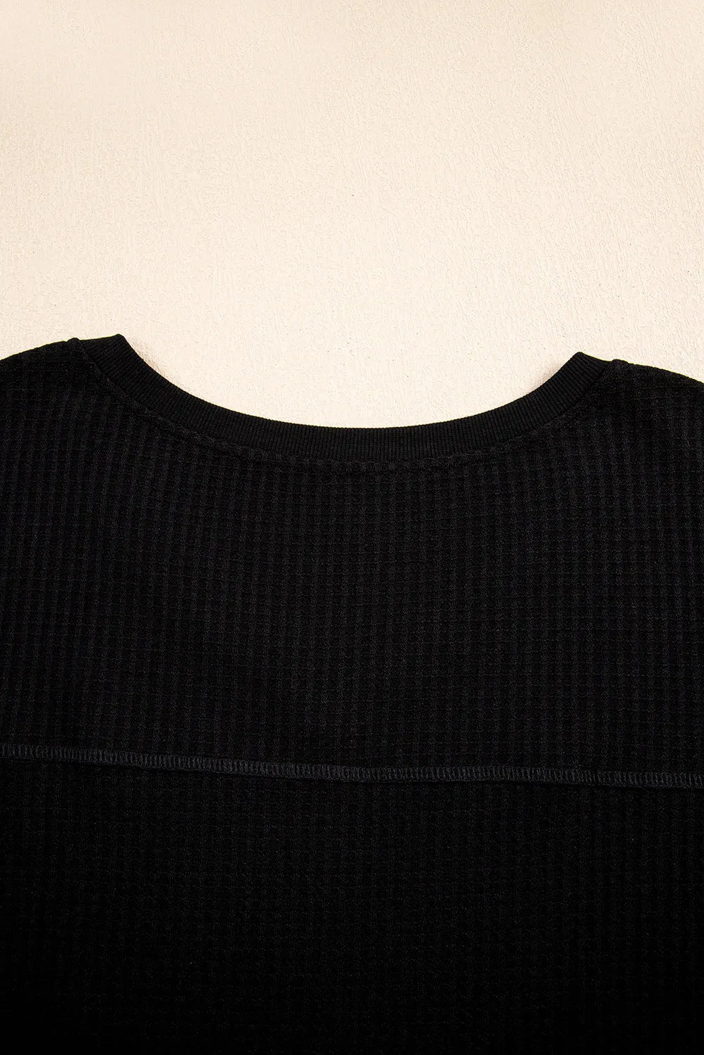 T-shirt ample à col en V et épaules tombantes, texture gaufrée blanche