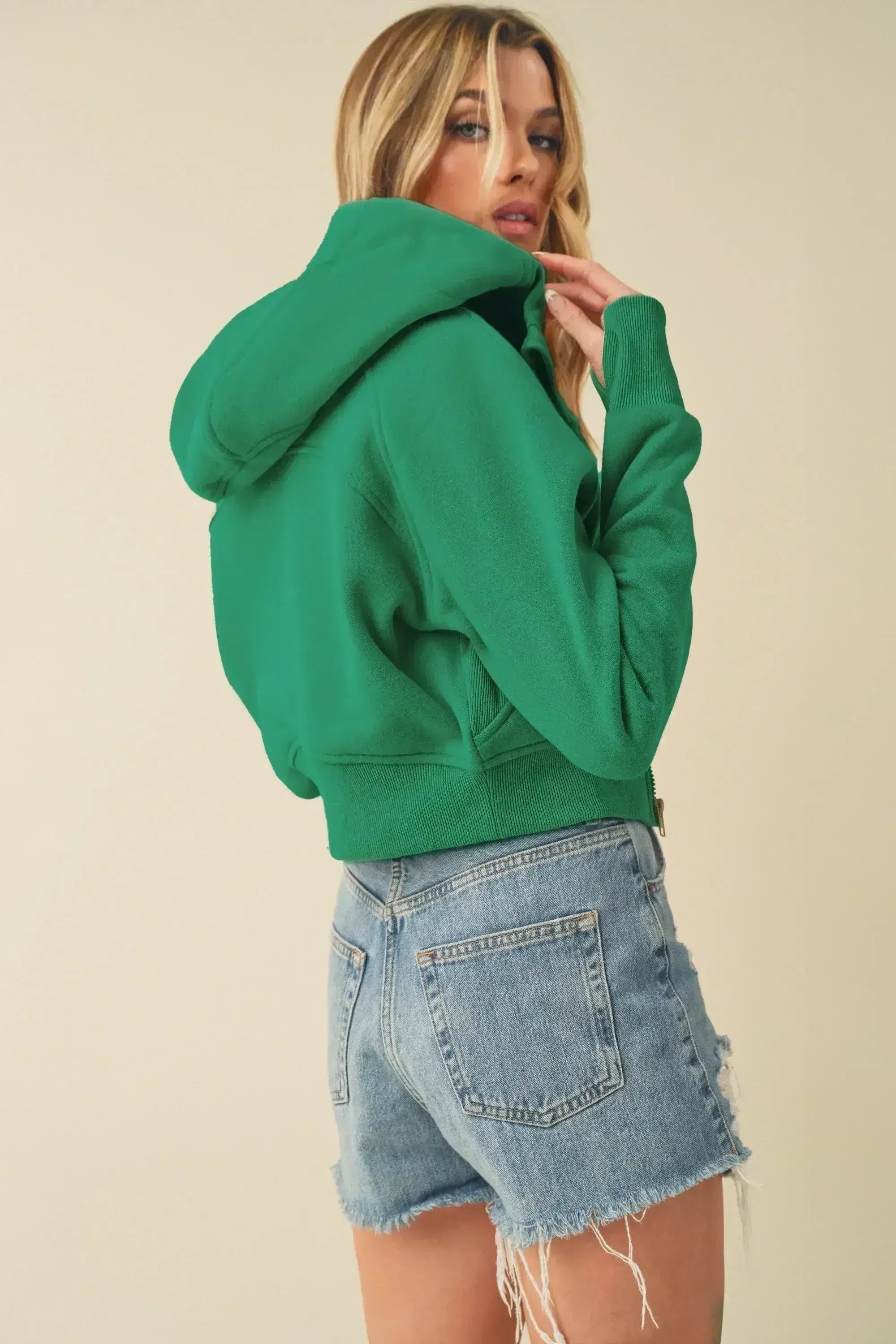 Sweat à capuche court zippé - Haut à manches raglan | Femstylo