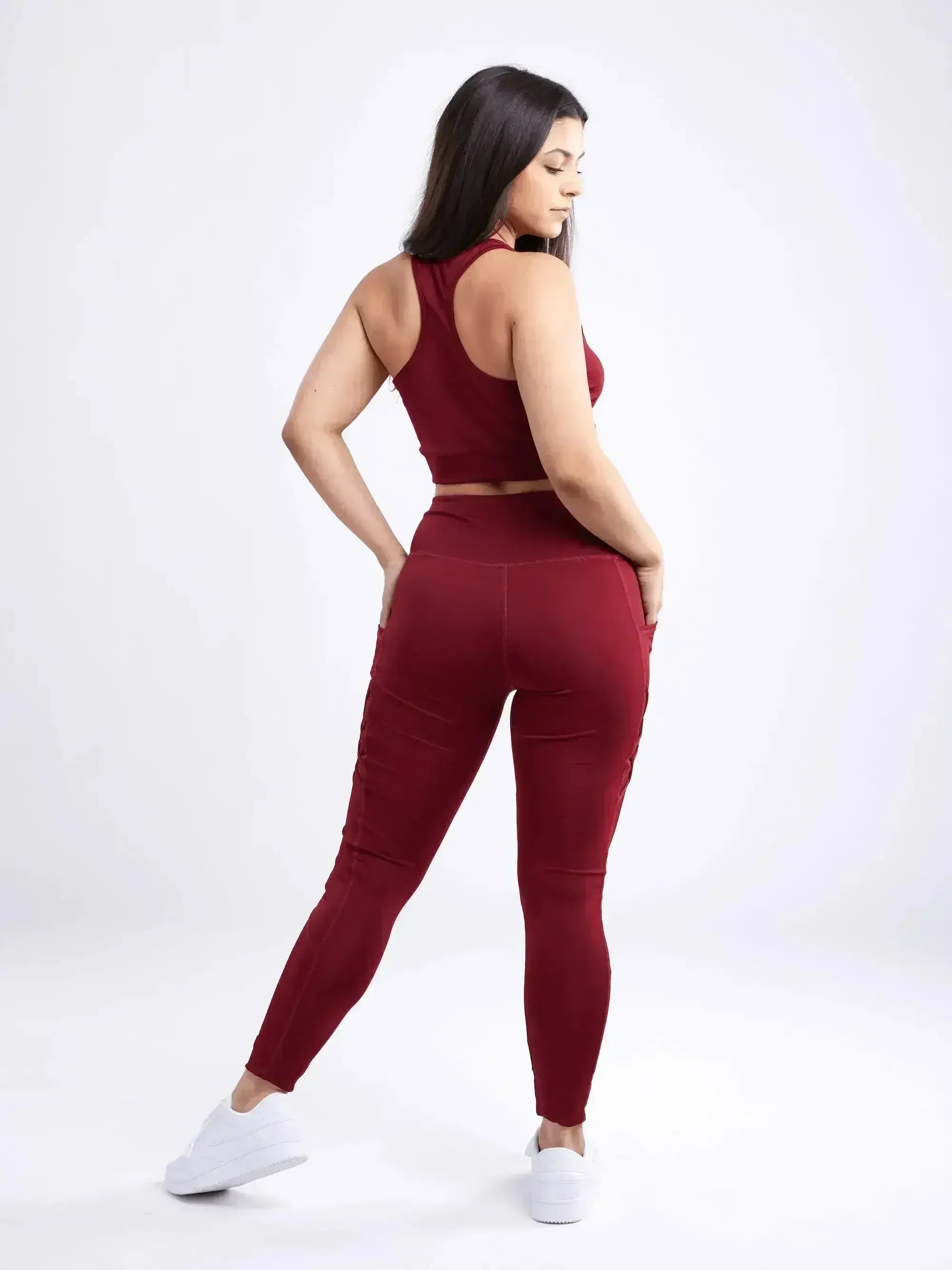 Racerback Training Crop Tank – Lightweight & Breathable for Workouts