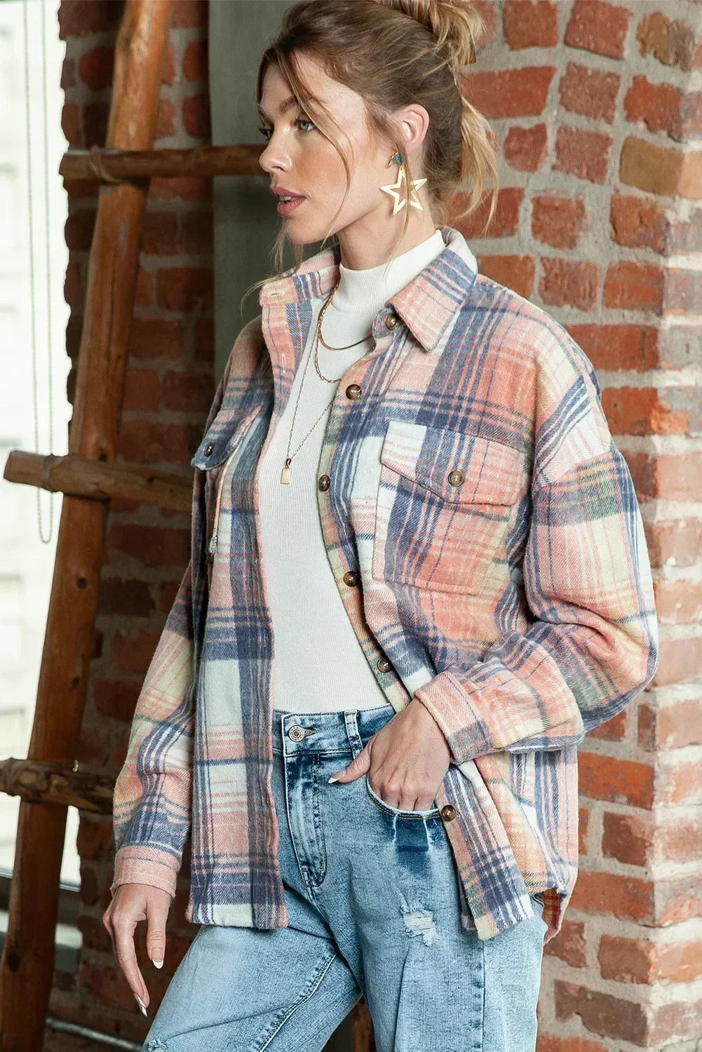 Chemisette en flanelle à carreaux boutonnée rose et grise – Femstylo