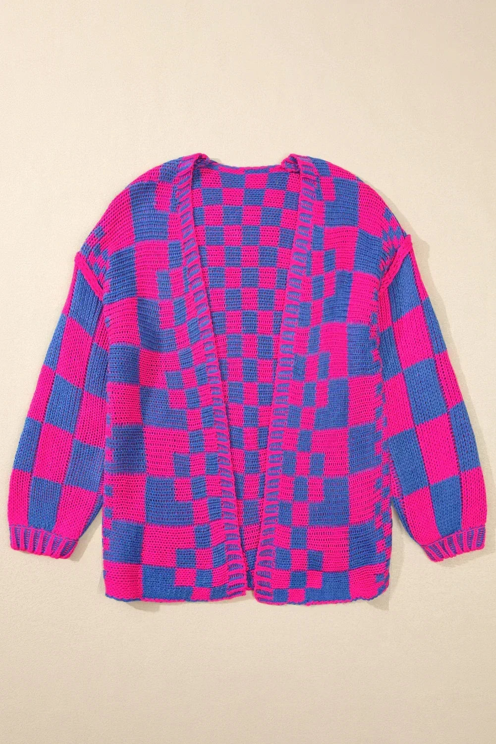 Cardigan en maille à carreaux color block taupe et ouvert sur le devant