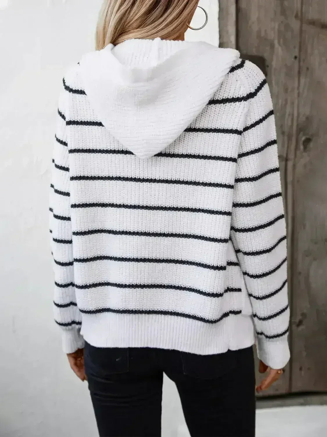 Cardigan à capuche rayé et boutonné à manches longues