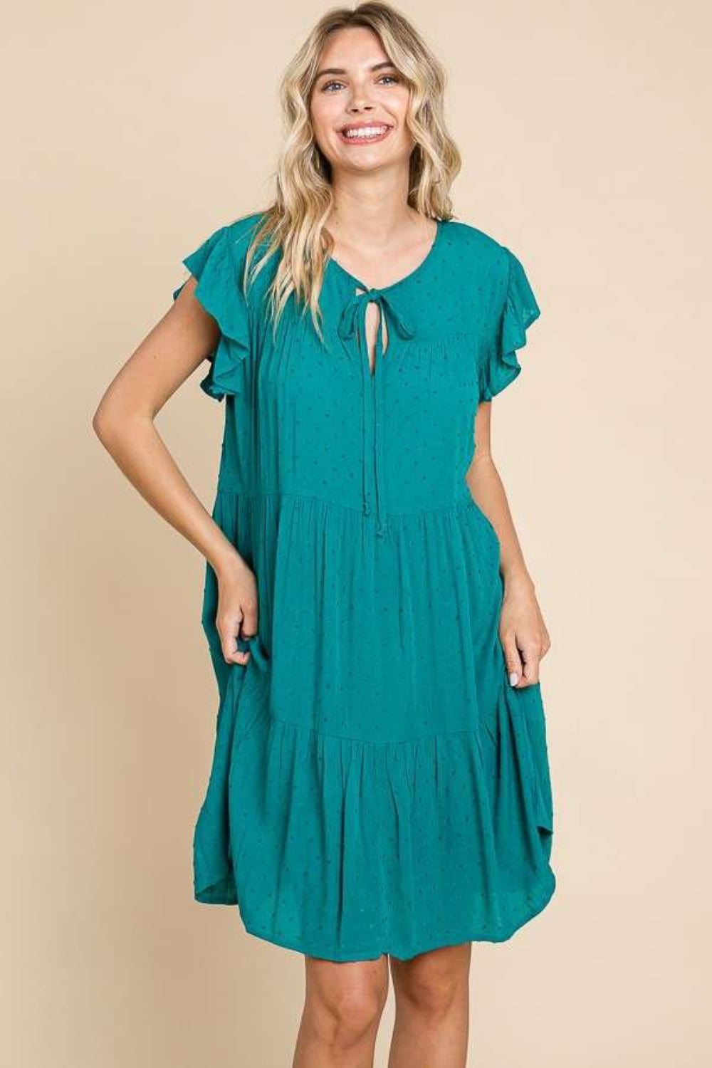 Robe étagée à manches courtes volantées pour femme – Robe à manches courtes volantées, Robe étagée à volants, Robe étagée féminine, Robe à manches courtes élégante, Robe étagée fantaisie, Robe étagée tendance
