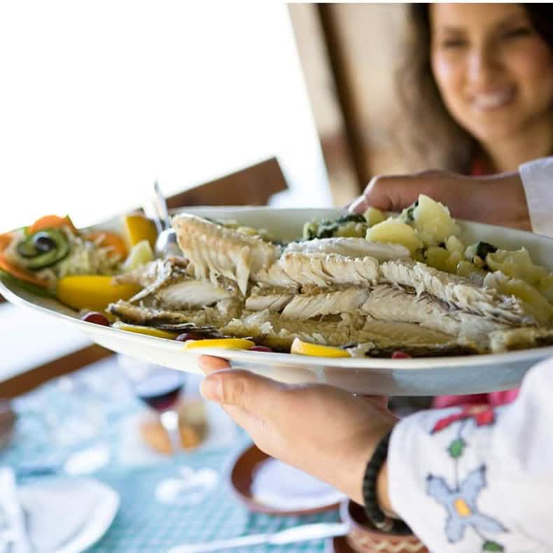 Lot de 6 : Bols ou assiettes de service en mélamine
