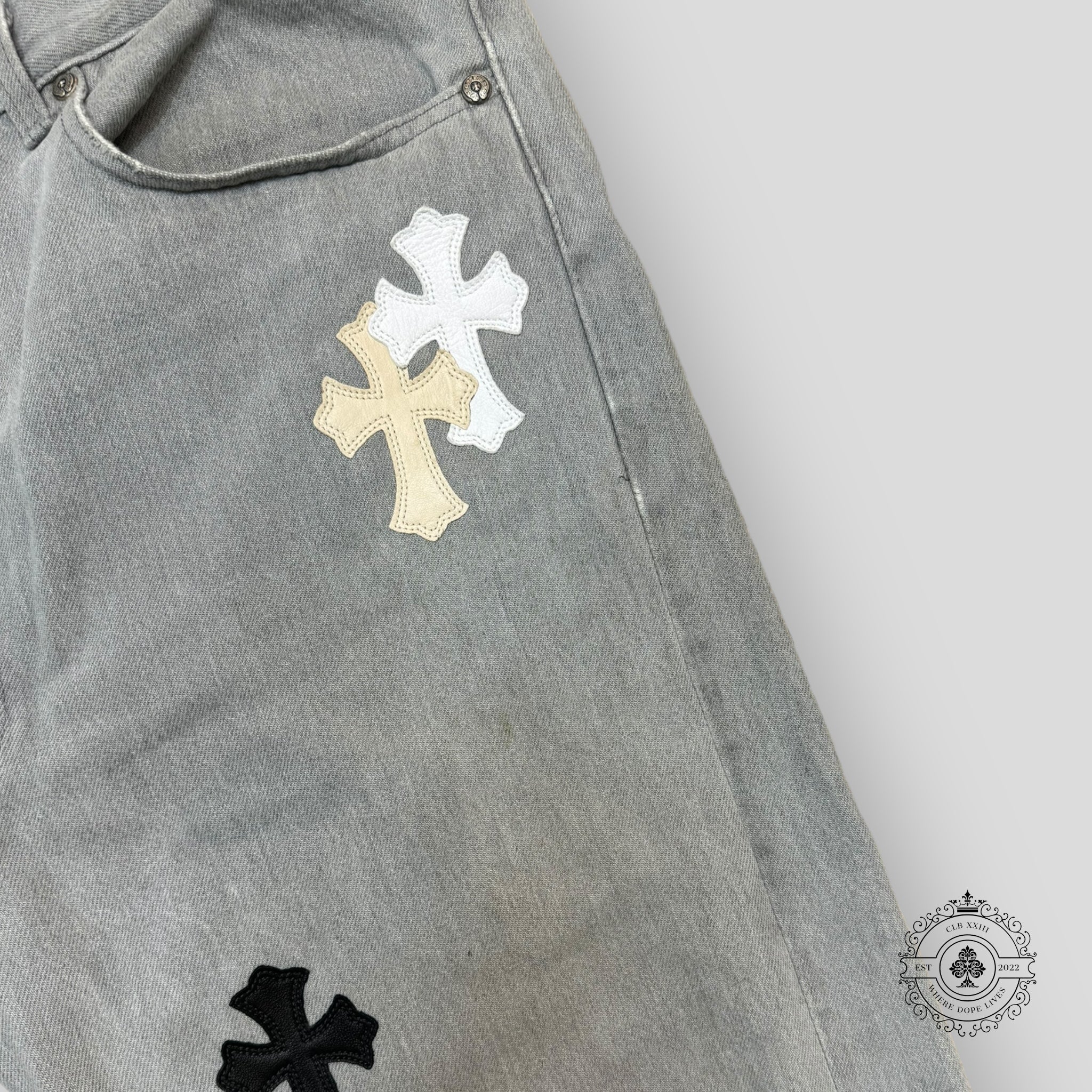 Jean Chrome Hearts à patchs croisés blancs/crèmes