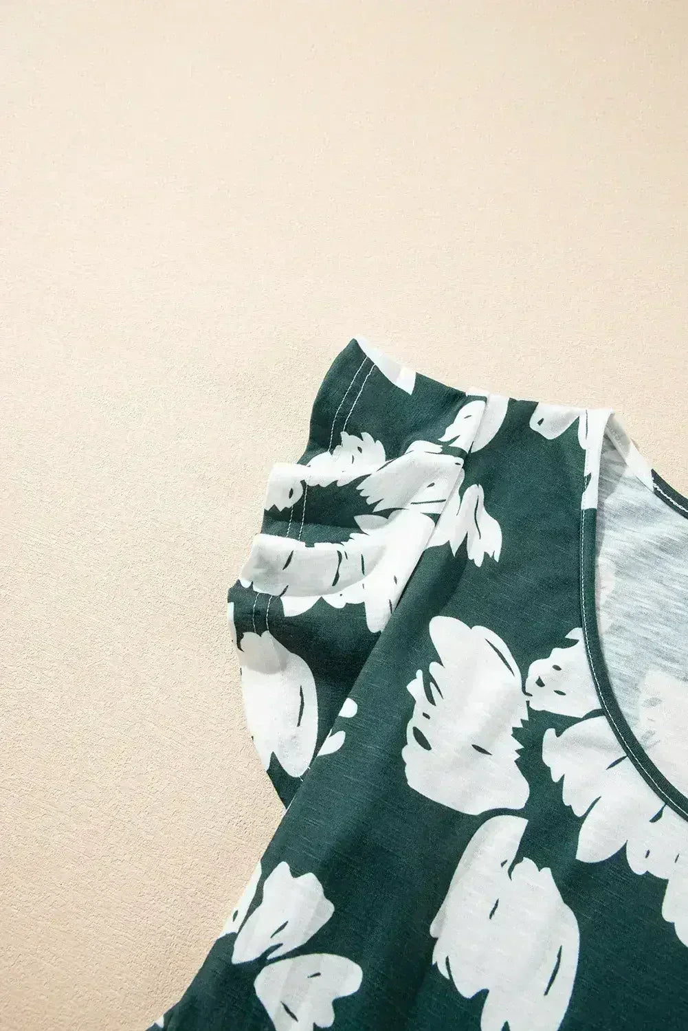 Robe courte vert foncé à imprimé floral, manches à volants et taille empire