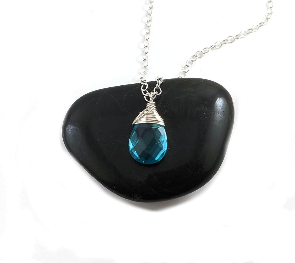 Collier en quartz topaze bleue pierre de naissance de décembre fil d'argent sterling enveloppé pendentif briolette cadeau pour elle