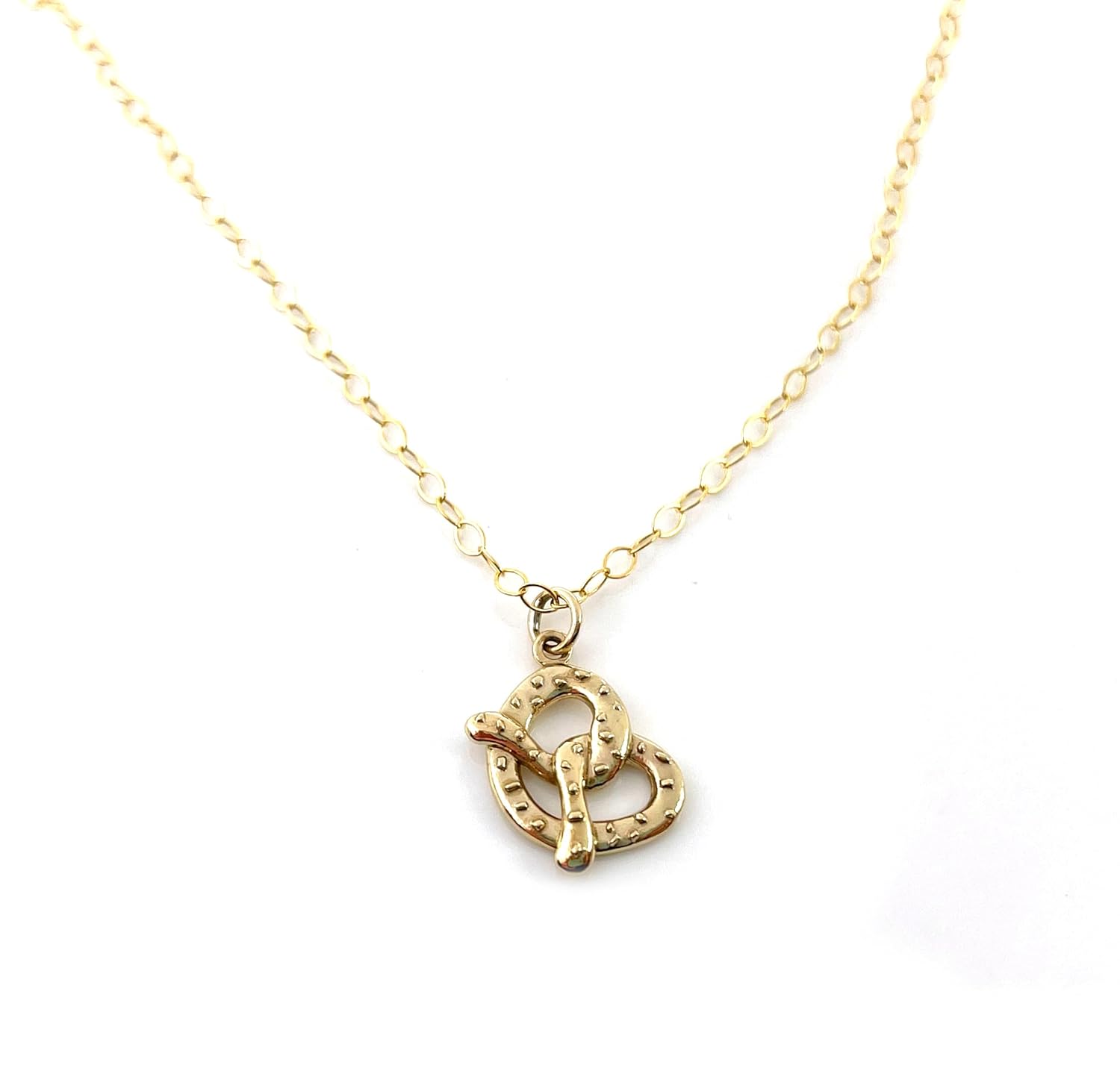 Collier Pendentif Bretzel Délicat – Chaîne en Or Rempli 14 carats | Cadeau Gourmand Fait Main