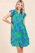 Nouvelle robe courte étagée à imprimé feuilles d'été et manches à volants – Motif feuilles frais et léger avec des manches à volants féminines