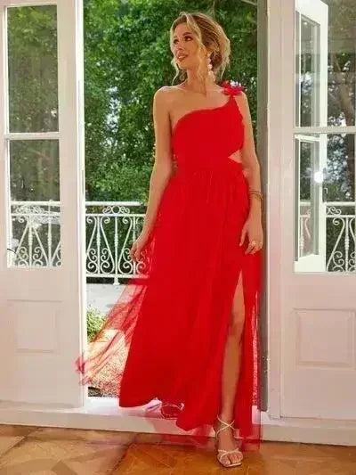 Robe longue asymétrique à découpes et fente