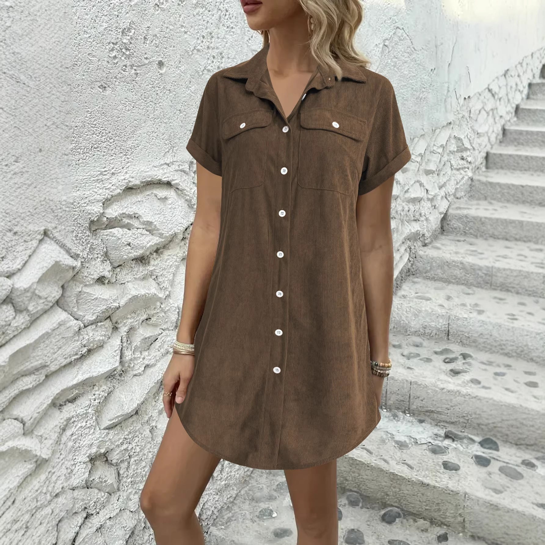 Robe chemise en velours côtelé décontractée rétro à manches courtes pour femme