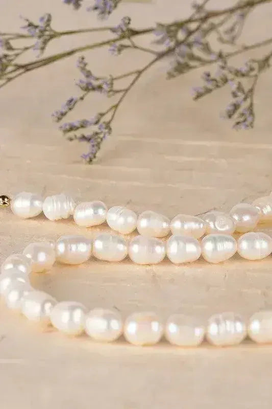 Parure bracelet et collier en perles naturelles de petite taille