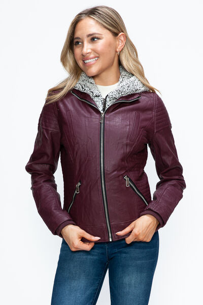 Veste double fermeture éclair superposée chaude, élégante pour femme avec capuche douillette en fausse fourrure, chic et confortable.