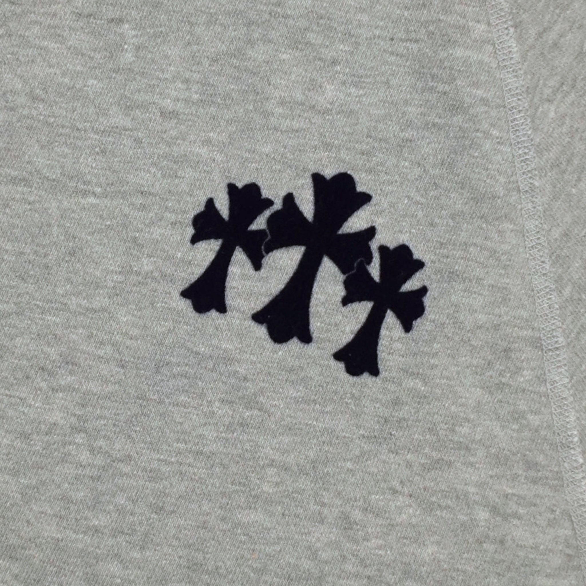 Sweat ras du cou Chrome Hearts Triple Cross CH floqué pour femme, gris