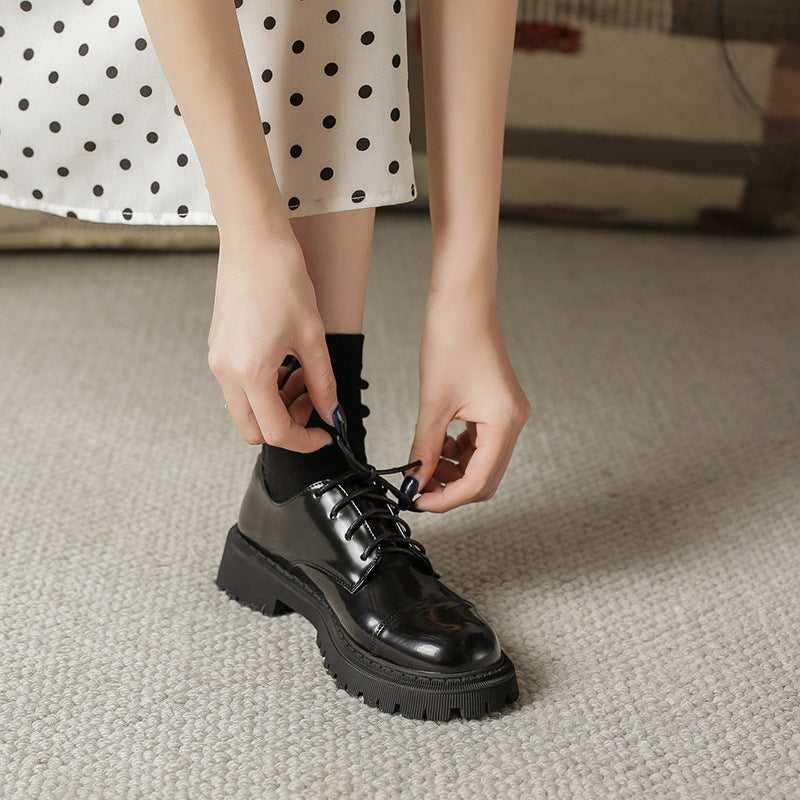 Chaussures compensées rétro unies à enfiler pour femme