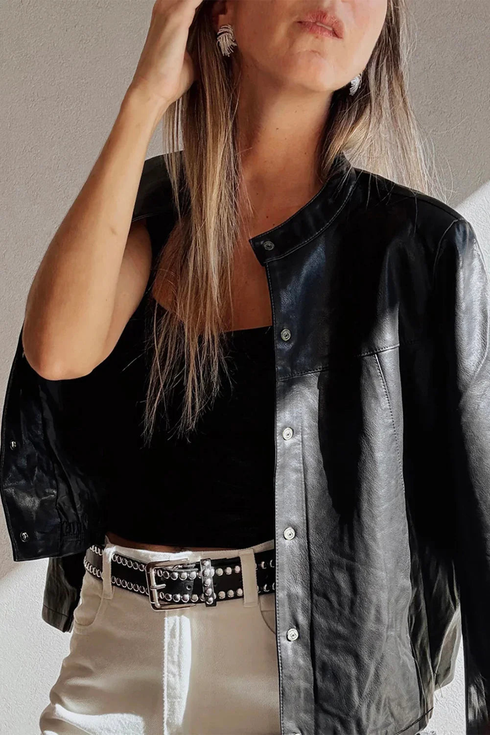 Blouson court noir effet cuir | Veste boutonnée en PU - Femstylo