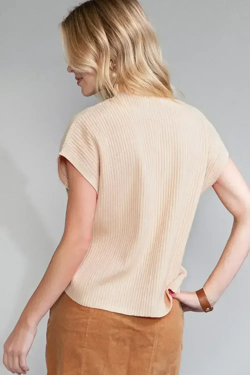 Pull à manches courtes en maille côtelée rouge minéral à poche plaquée