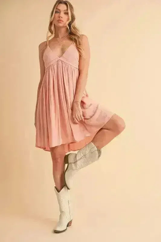 Robe Camisole Courte Froncée à Col Plongeant Sans Manches - Femstylo
