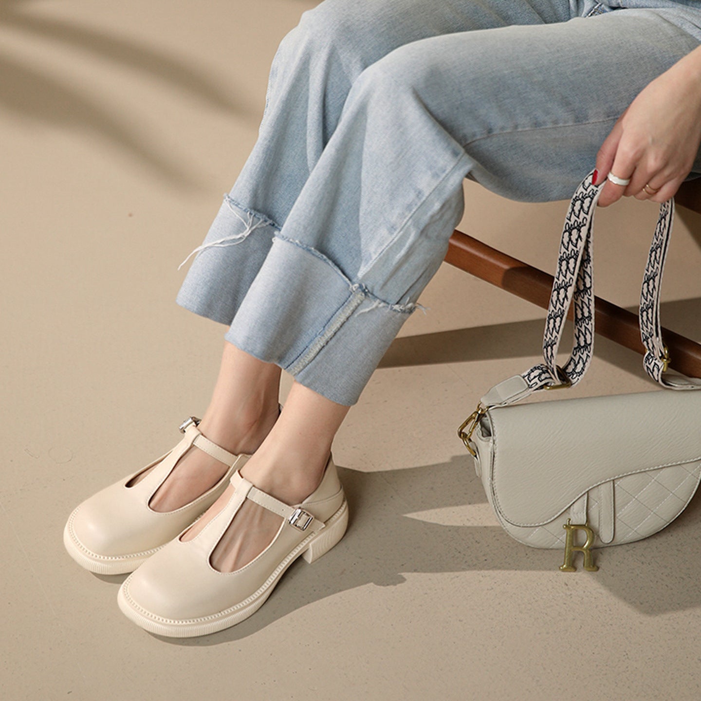 Chaussures Babies à bout peu profond pour femme