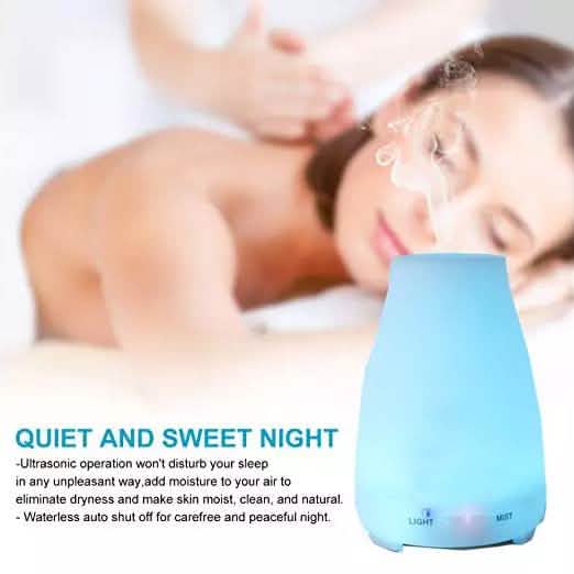 Diffuseur et humidificateur d'arômes d'huiles essentielles ultrasoniques 200ML avec 7 lumières LED et télécommande